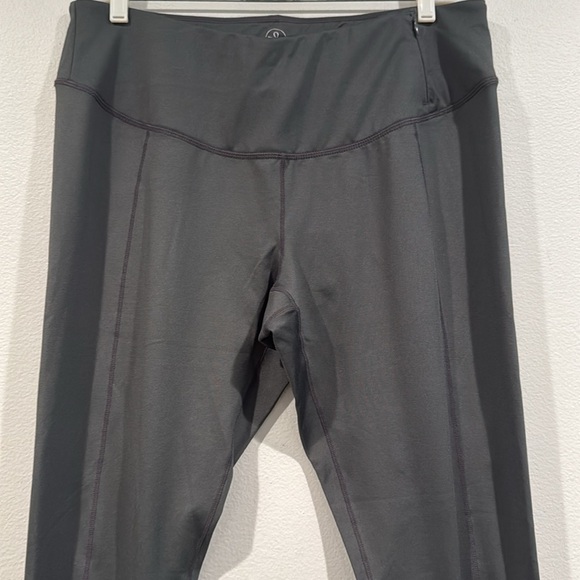 Body Gray Leggings with Pockets - Size L/XL - Picture 2 of 10